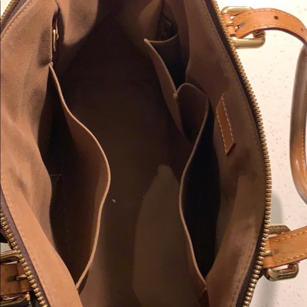 Authentic Louis Vuitton great pre loved condition